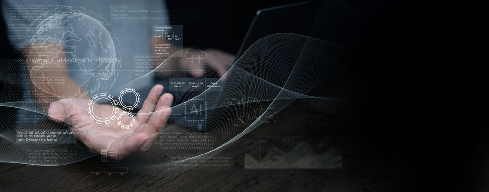Une main tendue ouverte, sur fond sombre, semble projeter ou manipuler des éléments numériques holographiques : globe terrestre, codes informatiques, matrices de données, engrenages symbolisant des processus, et algorithmes d’intelligence artificielle. L’image évoque une interaction entre l’humain et la technologie. Elle illustre de manière abstraite et futuriste l’usage d’outils technologiques avancés pour détecter, comprendre ou résoudre un conflit au travail. L’ensemble traduit l’idée d’un management éclairé et augmenté par la science des données et l’intelligence artificielle.